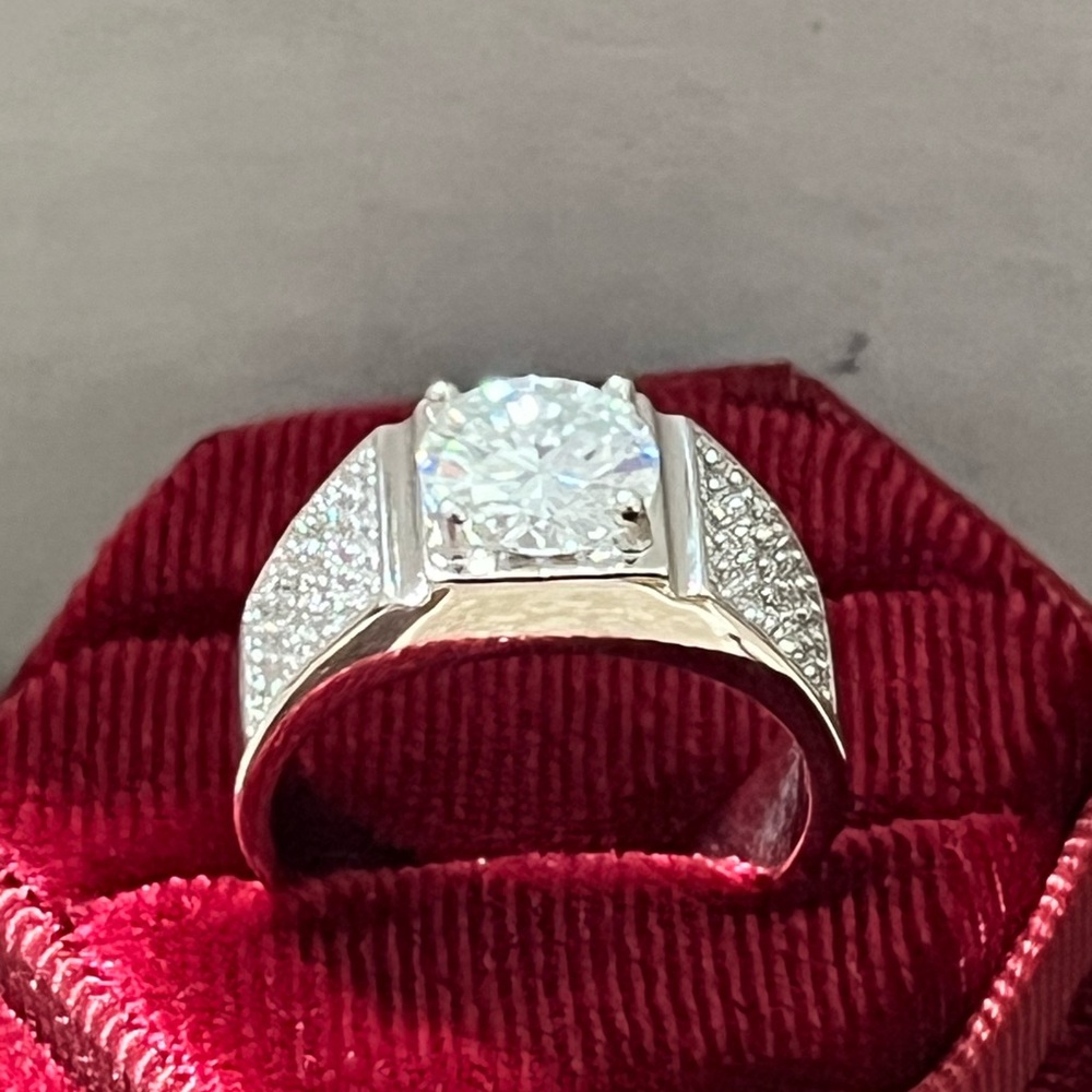 Elegant 2.0ct Silver Women's Ring